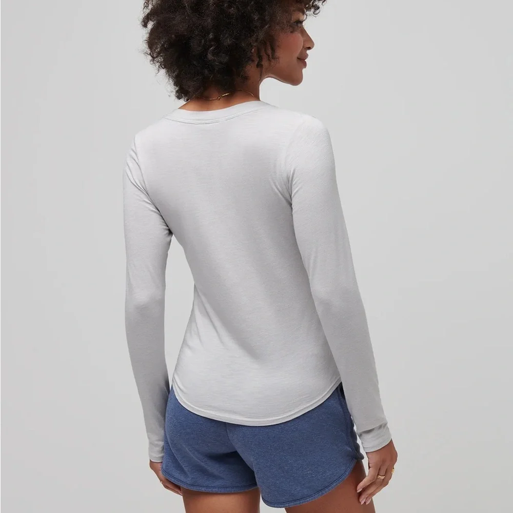 Travis Mathew - Picture 2 of 3